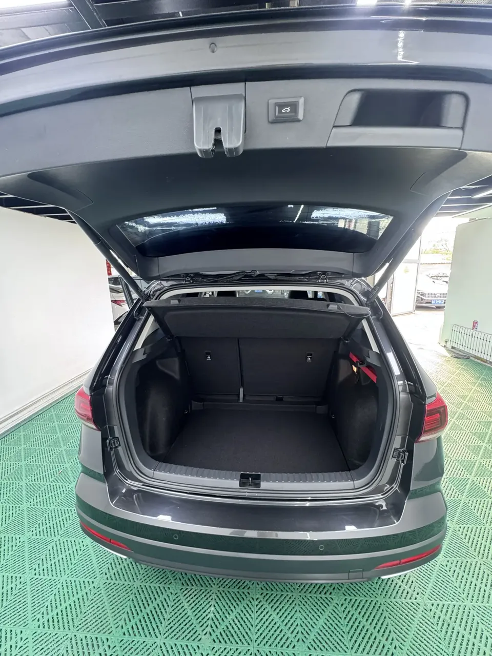 Volkswagen Tharu 280TSI 2WD Luxury Edition 2022 — миниатюра 3