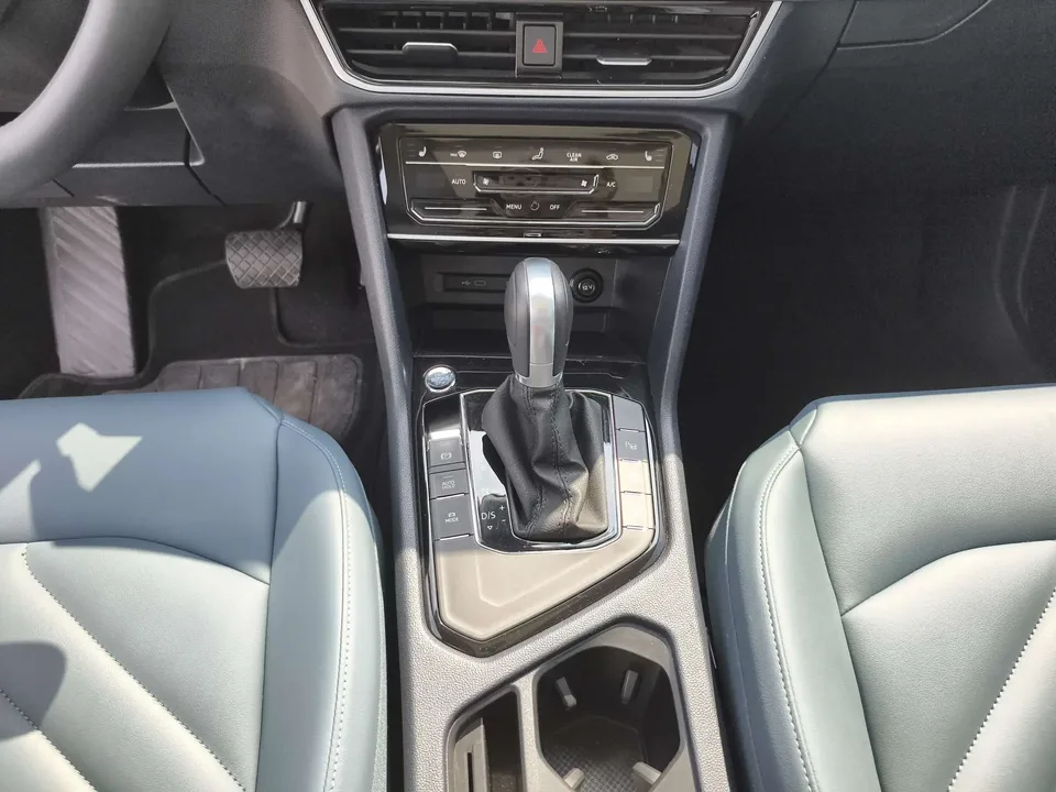 Volkswagen Tharu 300TSI 2WD Crescent Edition 2024 — миниатюра 3