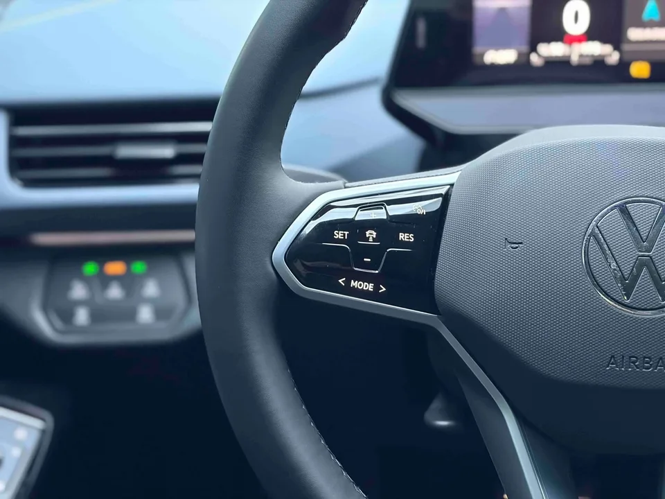 Volkswagen ID.4X Pure Intelligent Edition 2024 — миниатюра 3