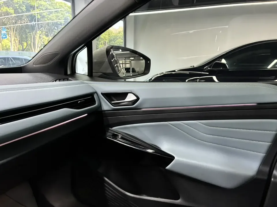 Volkswagen ID.4X Pure Intelligent Edition 2024 — миниатюра 3