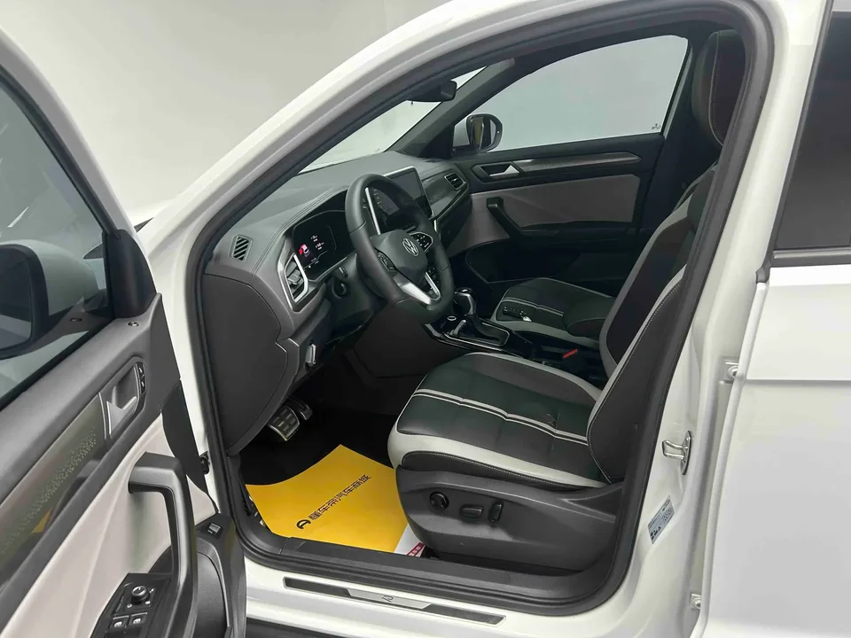 Volkswagen T-Roc 300TSI DSG Chenguang Edition 2023 — миниатюра 5