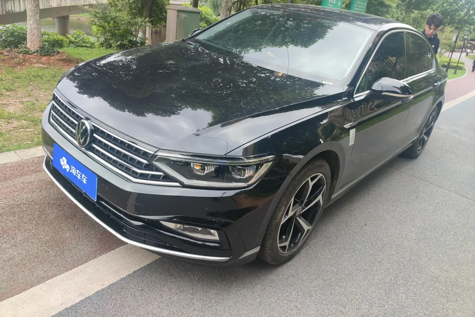 Volkswagen Magotan 2024