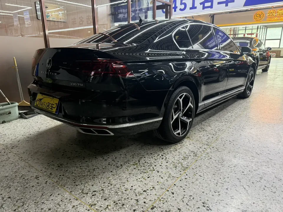 Volkswagen Magotan Magotan 2023 2 million commemorative edition 330TSI DSG luxury model 2023 — миниатюра 2