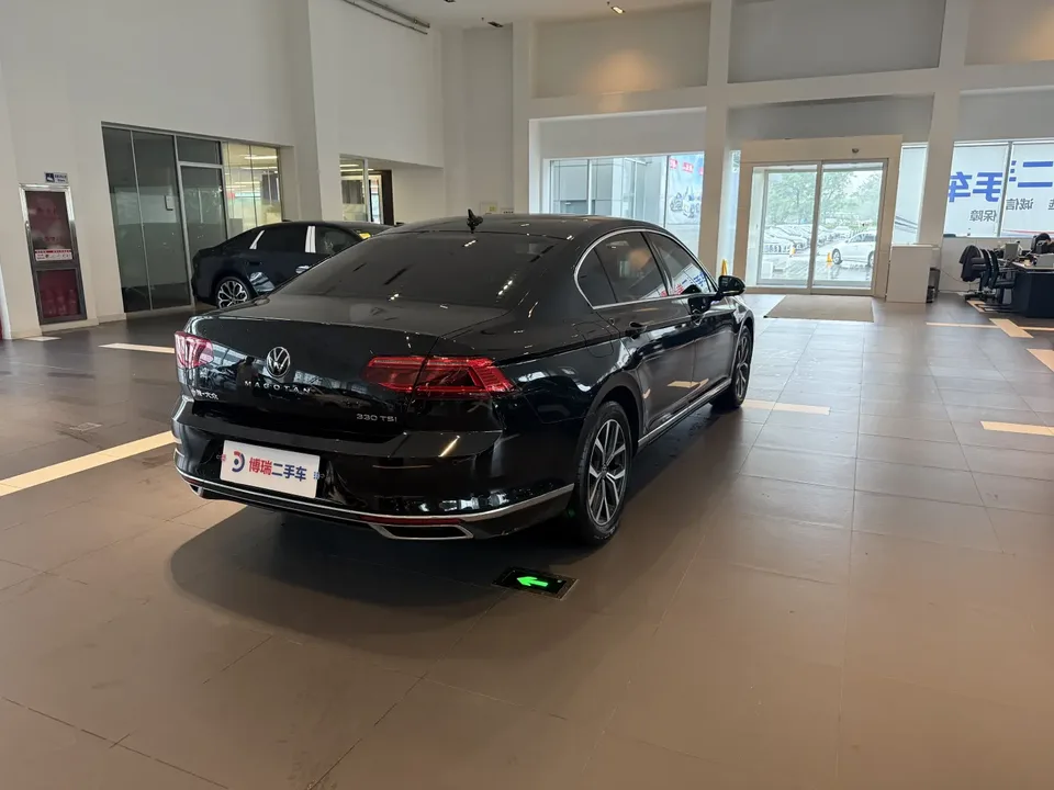 Volkswagen Magotan Magotan 2020 330TSI DSG Leading Edition 2022 — миниатюра 5