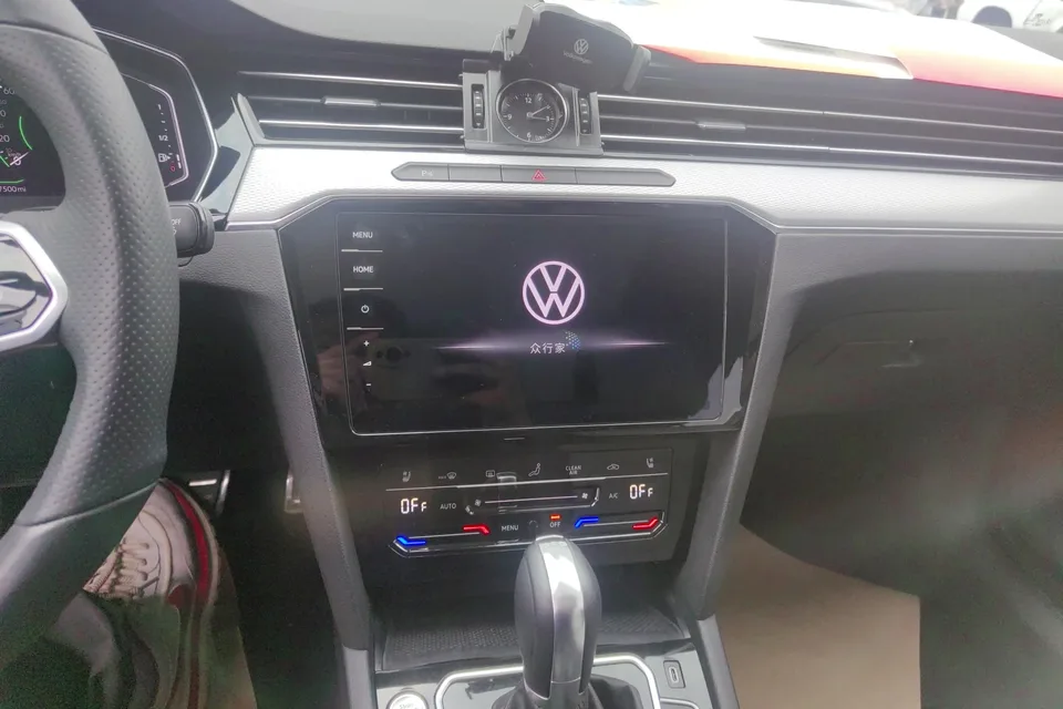 Volkswagen Magotan Magotan 2023 2 million commemorative edition 330TSI DSG luxury model 2023 — миниатюра 3