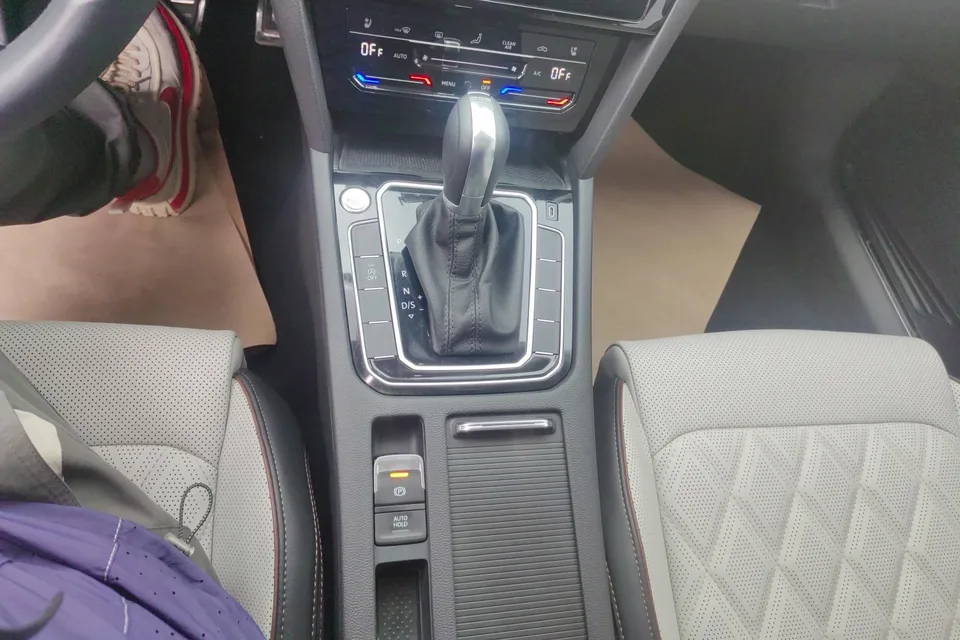 Volkswagen Magotan Magotan 2023 2 million commemorative edition 330TSI DSG luxury model 2023 — миниатюра 4