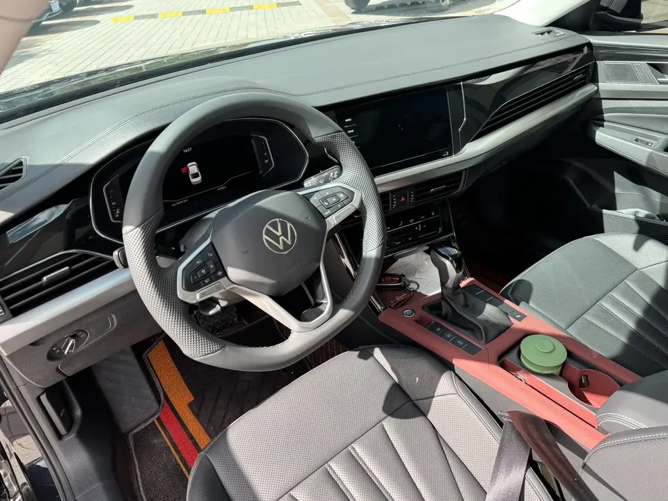 Volkswagen Passat Passat 2025 Outstanding Model 330TSI Starry Sky Elite Edition 2025 — миниатюра 5