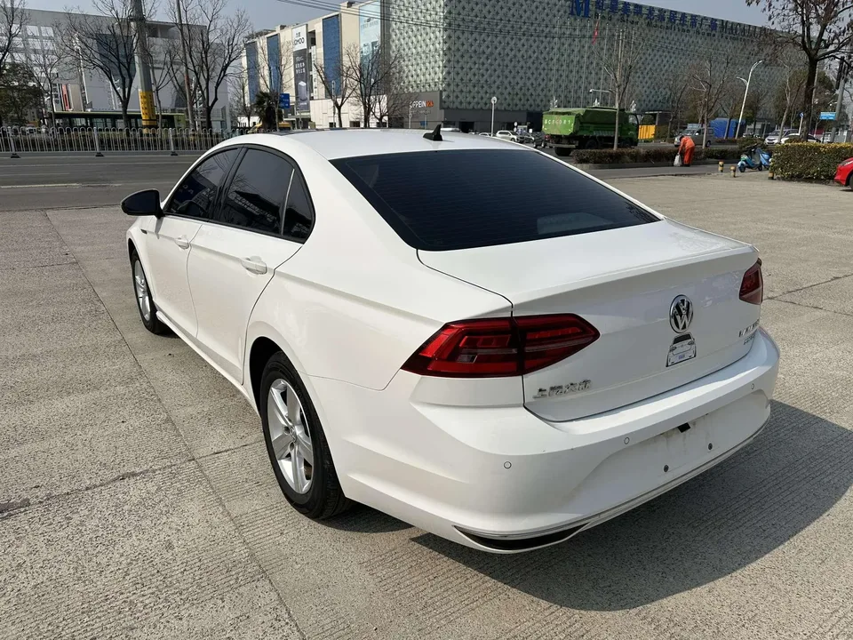 Volkswagen Lamando Lingdu 2021 230TSI DSG Fashion Edition 2022 — миниатюра 2