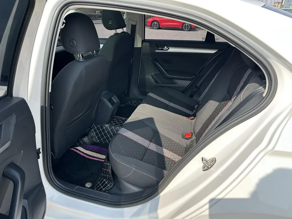 Volkswagen Lamando Lingdu 2021 230TSI DSG Fashion Edition 2022 — миниатюра 5