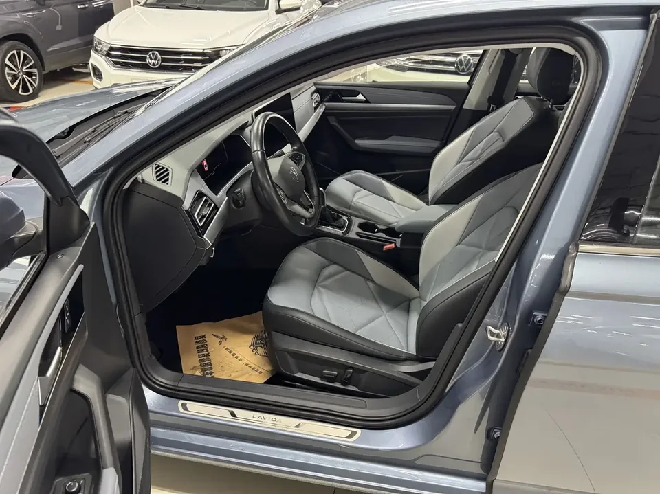 Volkswagen Lavida Lavida 2023 280TSI DSG Forever Edition 2022 — миниатюра 3