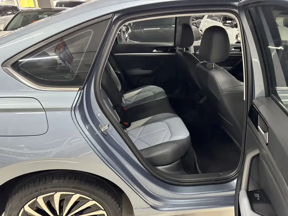 Volkswagen Lavida Lavida 2023 280TSI DSG Forever Edition 2022 — миниатюра 4