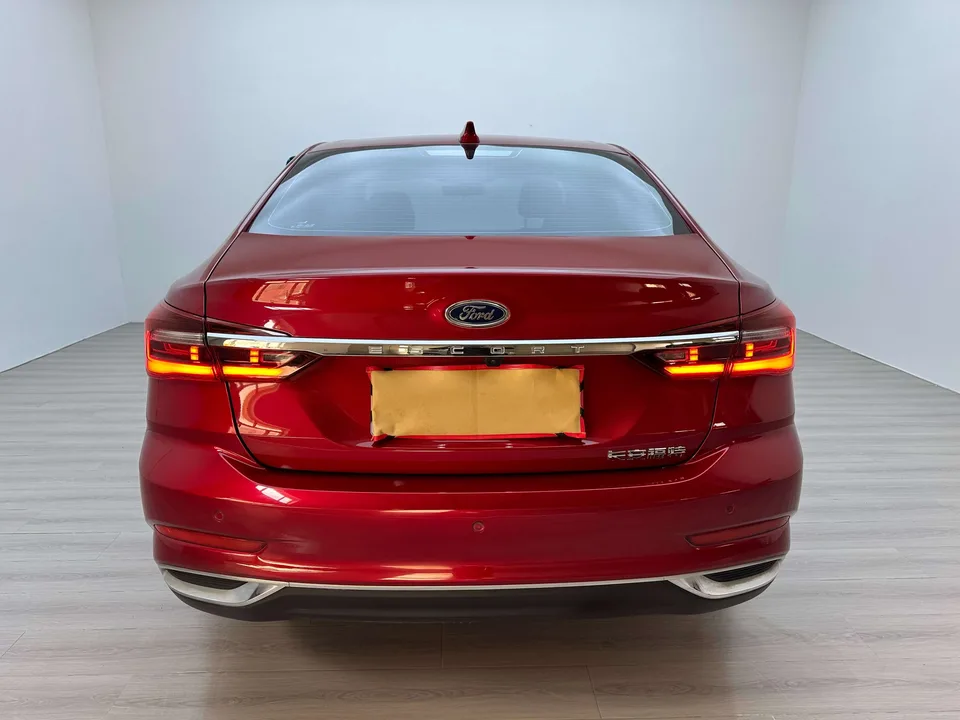 Ford Forrest Forrest 1.5L automatic diamond version 2022 — thumbnail 2