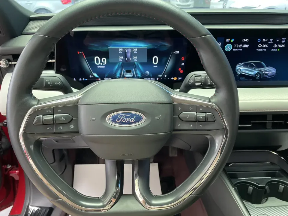 Ford Mondeo facelift EcoBoost 245 luxury model 2022 — миниатюра 3
