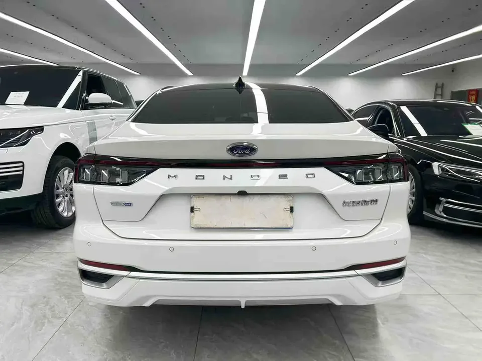 Ford Mondeo facelift EcoBoost 245 luxury model 2023 — миниатюра 2