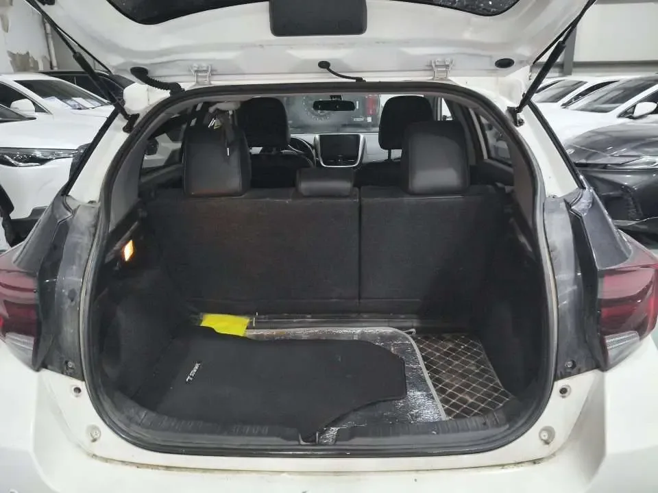 Toyota Yaris L YARiS L Zhixuan 2022 Zhixuan X 1.5L CVT luxury PLUS version 2022 — миниатюра 4