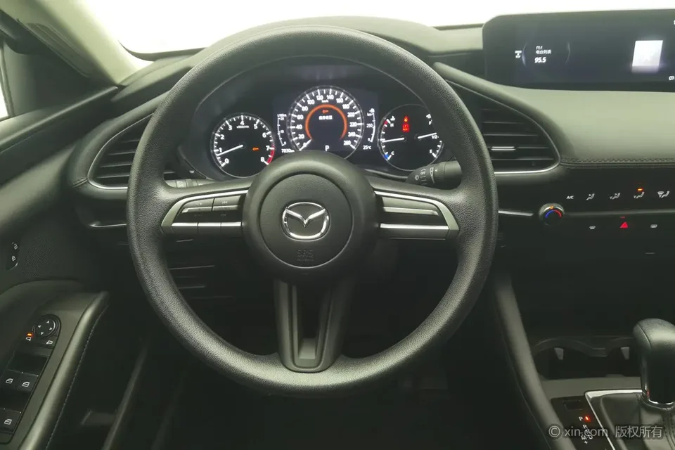 Mazda Axela 2.0L Automatic Quality Edition 2023 — миниатюра 2