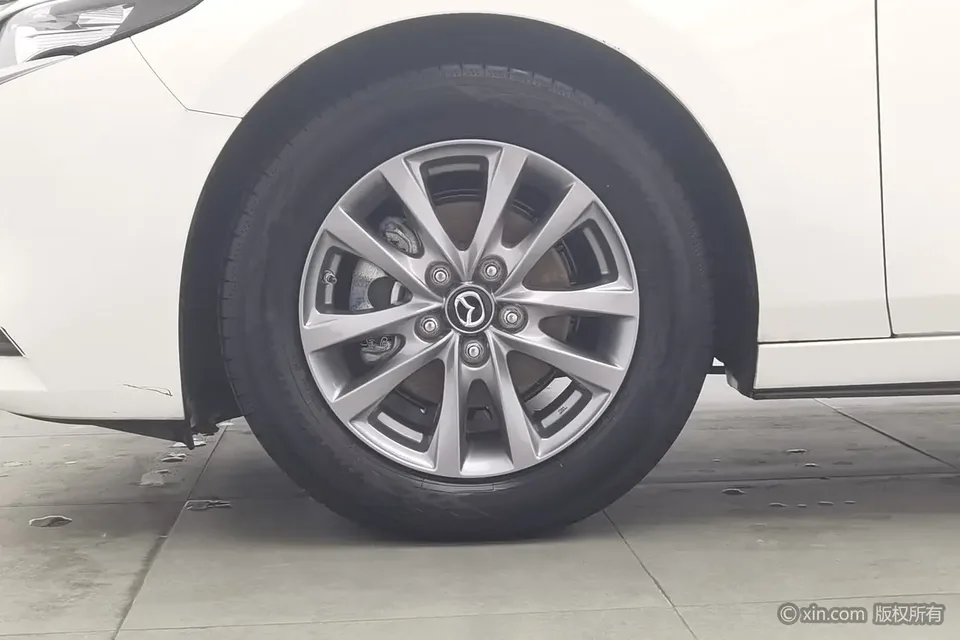 Mazda Axela 2.0L Automatic Quality Edition 2023 — миниатюра 3