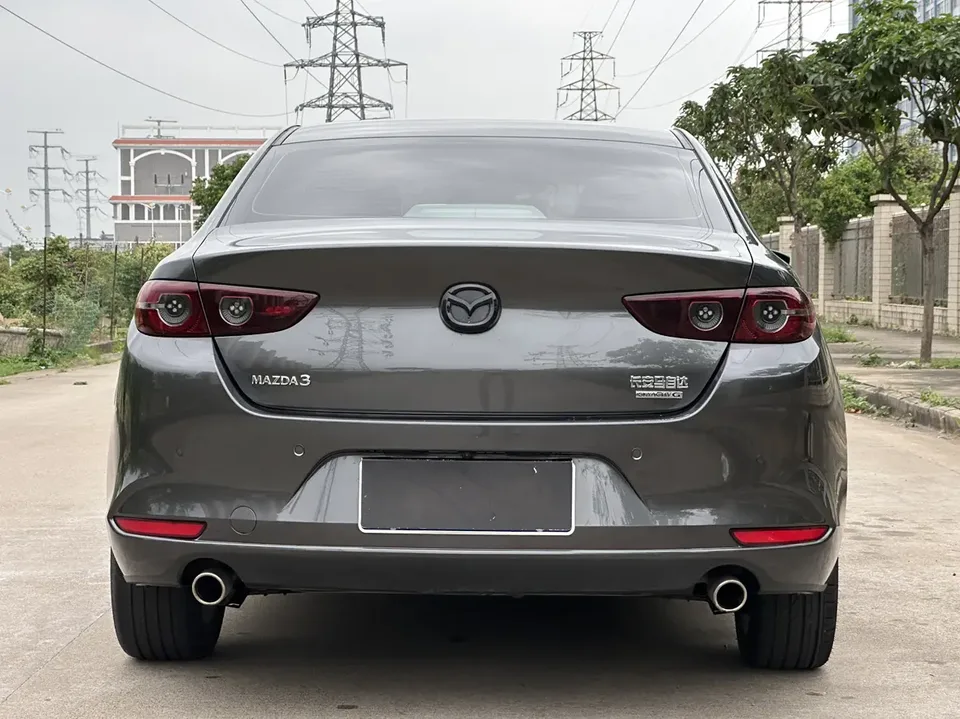 Mazda Axela Mazda3 2.0L automatic quality version 2022 — thumbnail 2