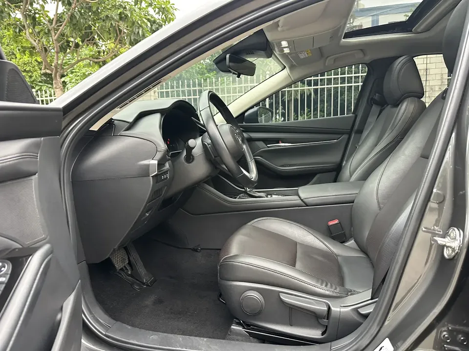 Mazda Axela Mazda3 2.0L automatic quality version 2022 — thumbnail 5