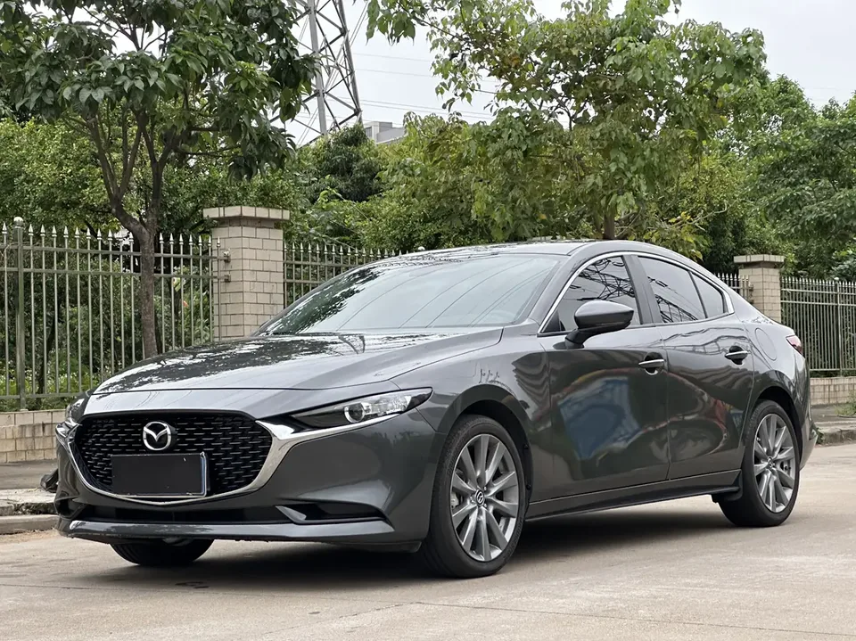 Mazda Axela Mazda3 2.0L automatic quality version 2022 — photo 1, buy with delivery to Moscow