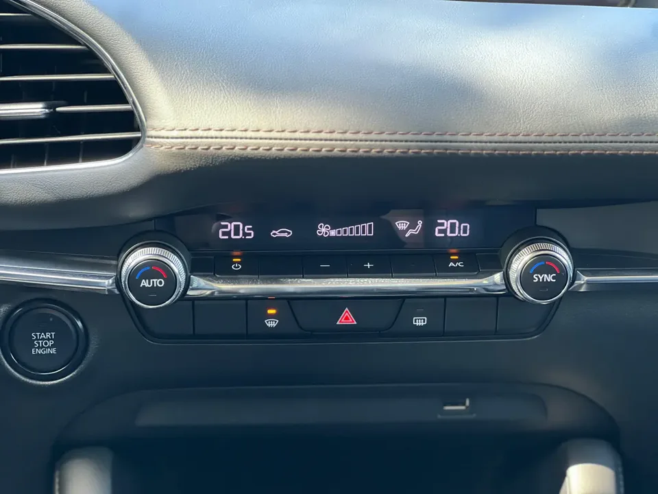 Mazda Axela 2.0L Automatic Premium Edition 2024 — миниатюра 3