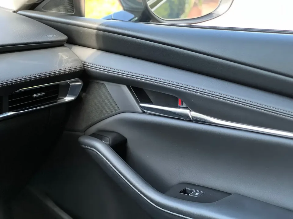 Mazda Axela 2.0L Automatic Premium Edition 2024 — миниатюра 4