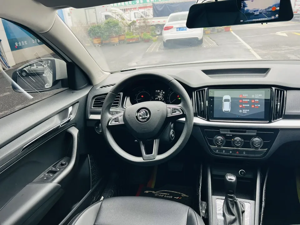 Skoda Comek Comek 1.5L Automatic Comfort Edition 2023 — thumbnail 3