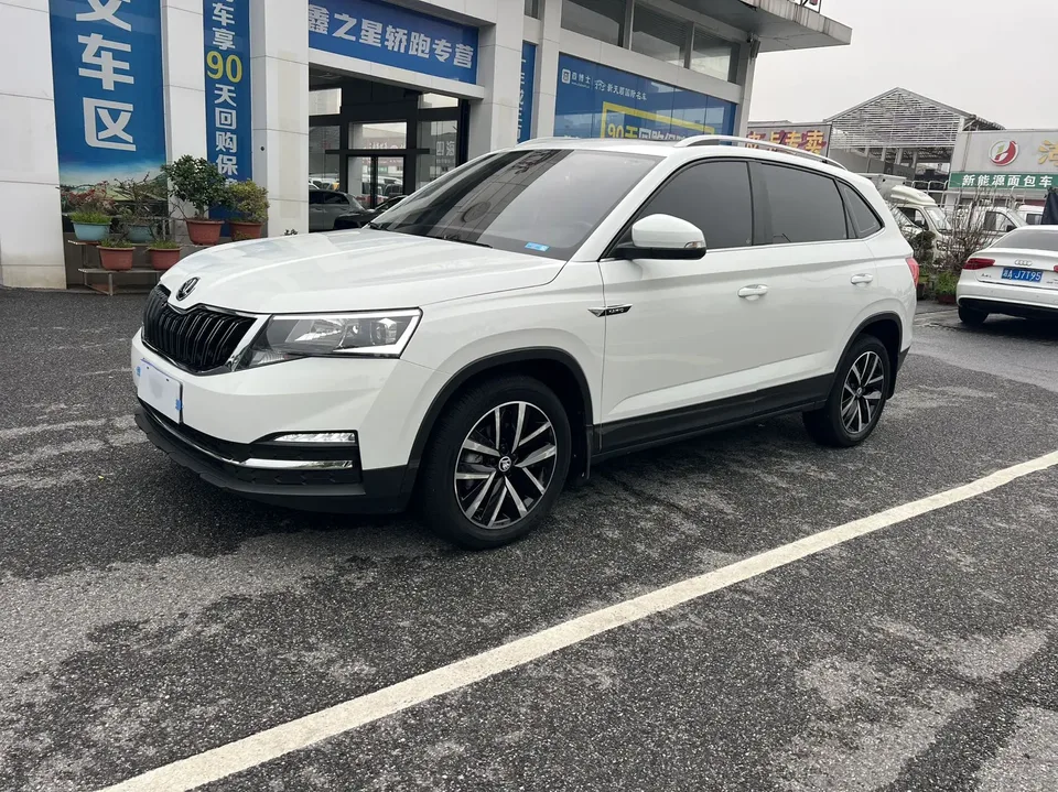 Skoda Comek Comek 1.5L Automatic Comfort Edition 2023 — photo 1, buy with delivery to Moscow