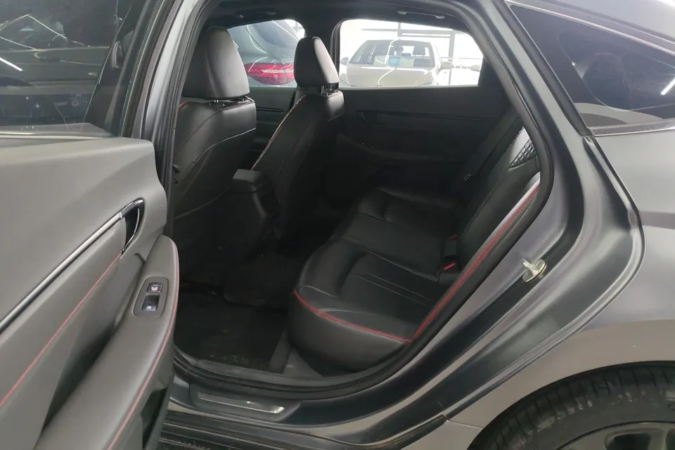Hyundai Sonata 380TGDi 20th SE Automatic 20th Anniversary Edition 2023 — миниатюра 5