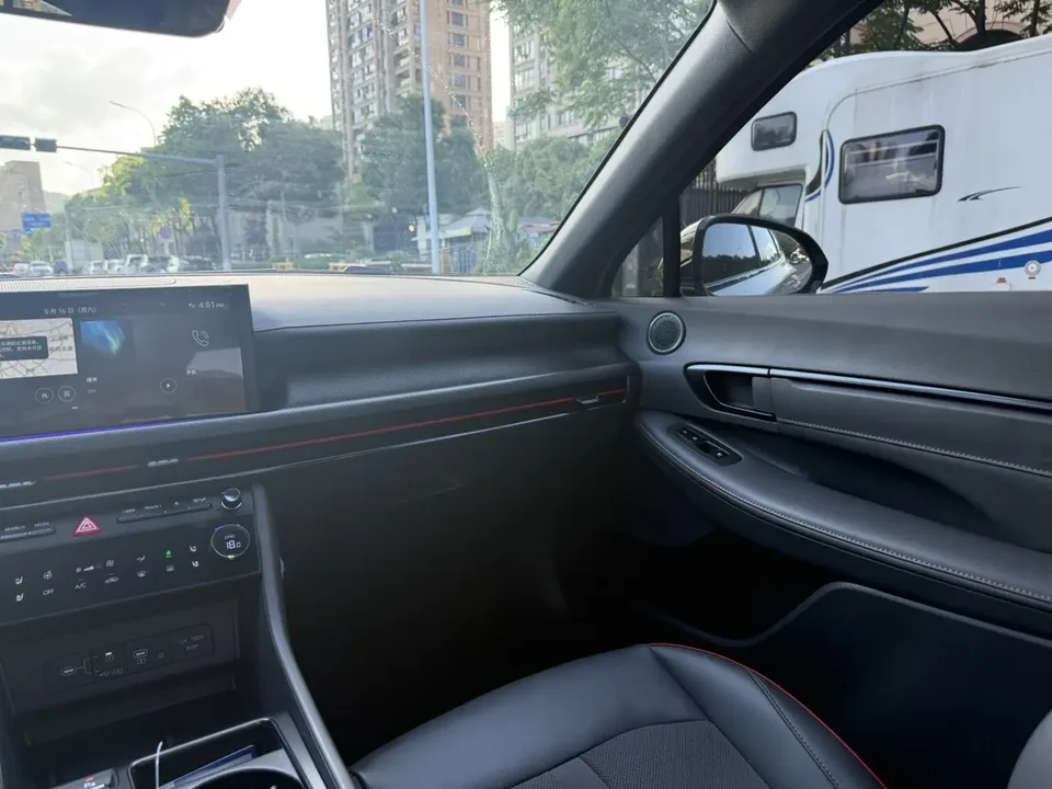 Hyundai Sonata 2.0TN Line Max 2024 — миниатюра 3
