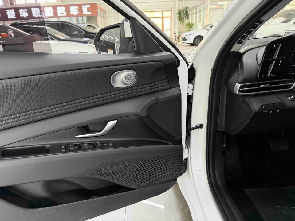 Hyundai Elantra Elantra 1.5L CVT GLX Elite Edition 2023 — thumbnail 3