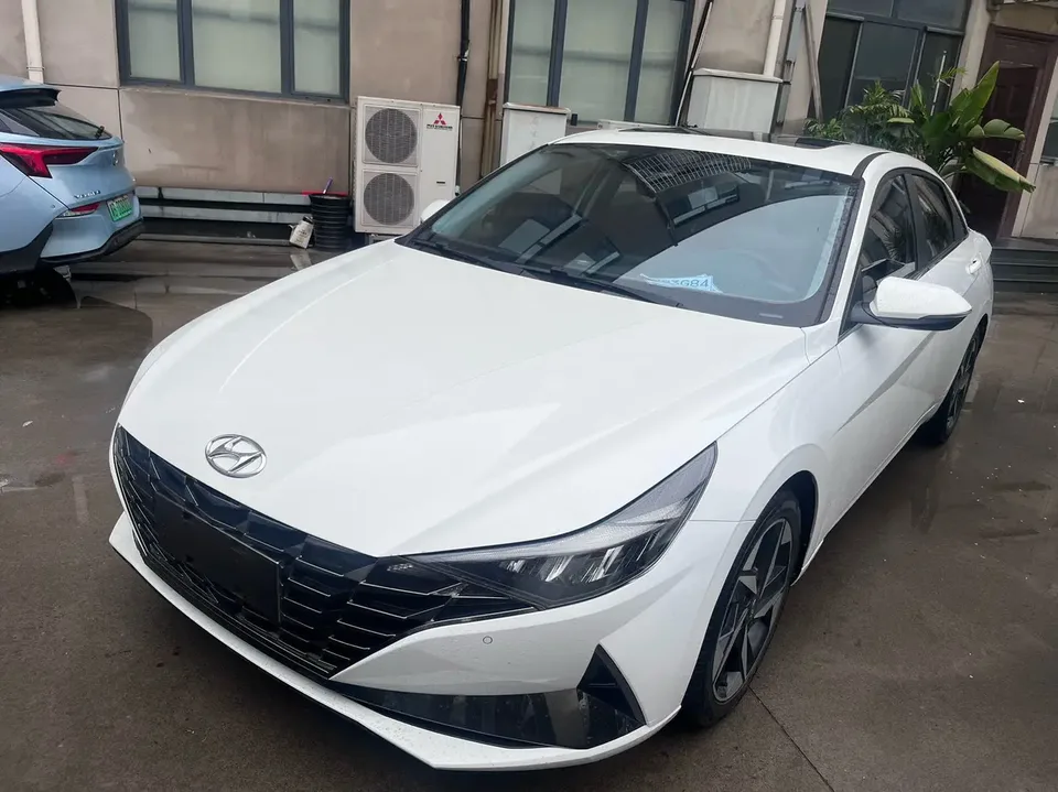 Hyundai Elantra 2023
