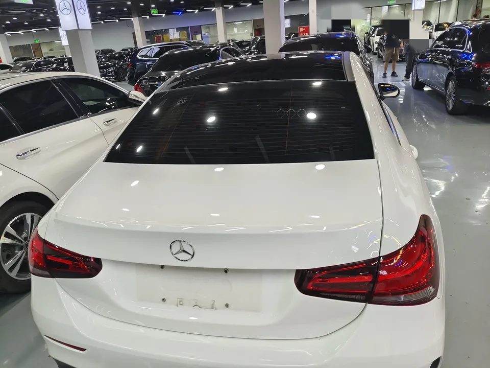 Mercedes-Benz Mercedes Benz A Class Mercedes-Benz A-Class 2022 A 180 L Sports Sedan 2022 — миниатюра 2