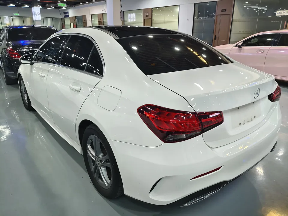 Mercedes-Benz Mercedes Benz A Class Mercedes-Benz A-Class 2022 A 180 L Sports Sedan 2022 — миниатюра 4