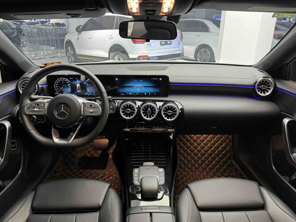 Mercedes-Benz Mercedes Benz A Class Mercedes-Benz A-Class 2022 facelift A 200 L sports sedan fashion version 2022 — миниатюра 4