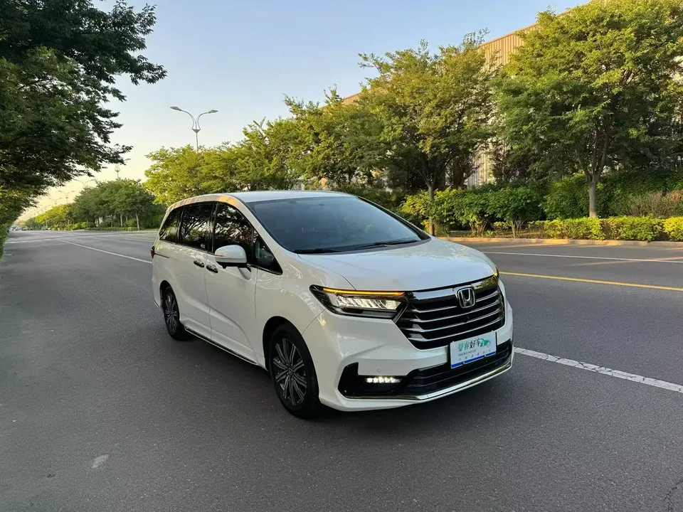 Honda Odyssey Odyssey 2024 2.0L Sharp Enjoy Edition 2024 — миниатюра 2
