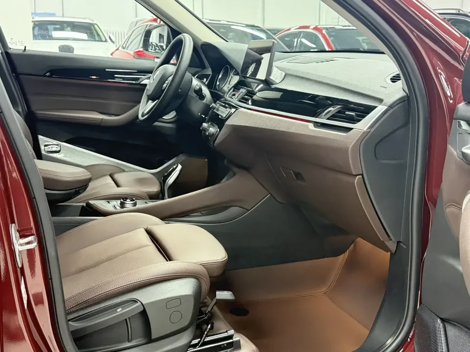 BMW X1 BMW X1 2022 sDrive20Li Fashion Edition 2023 — миниатюра 3