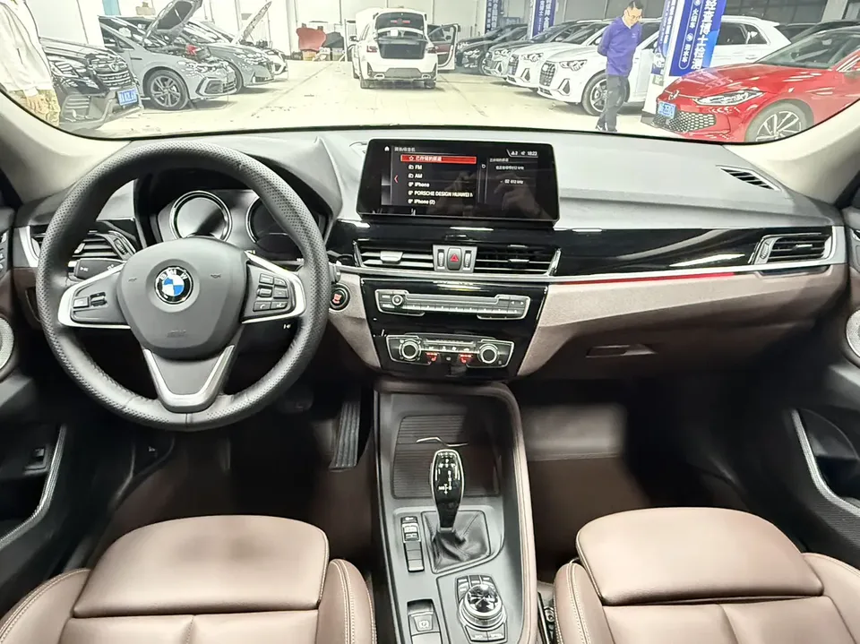 BMW X1 BMW X1 2022 sDrive20Li Fashion Edition 2023 — миниатюра 4