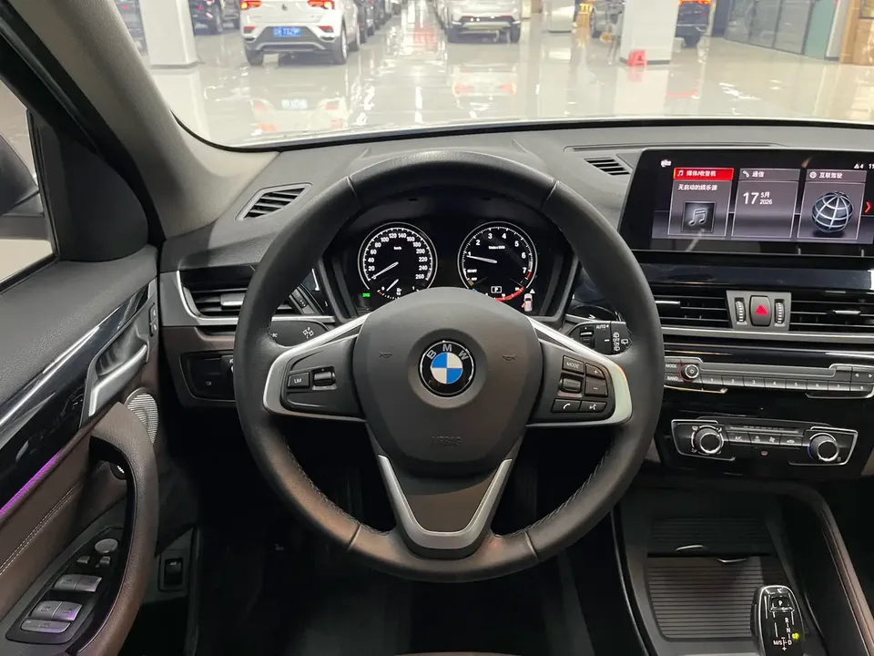 BMW X1 BMW X1 2022 sDrive20Li Fashion Edition 2023 — миниатюра 4