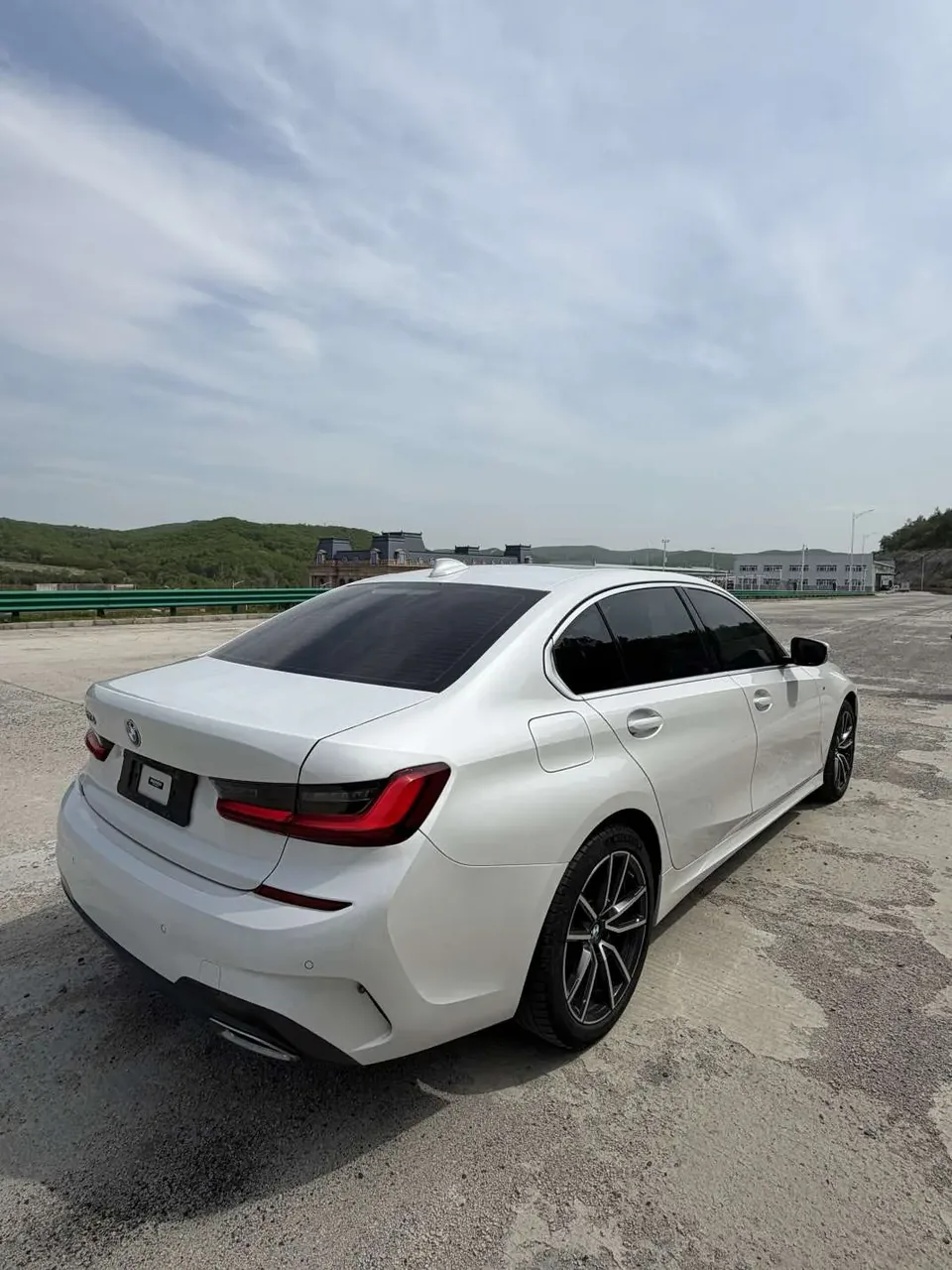BMW 3 Series facelift 320Li M Sport package 2022 — миниатюра 2