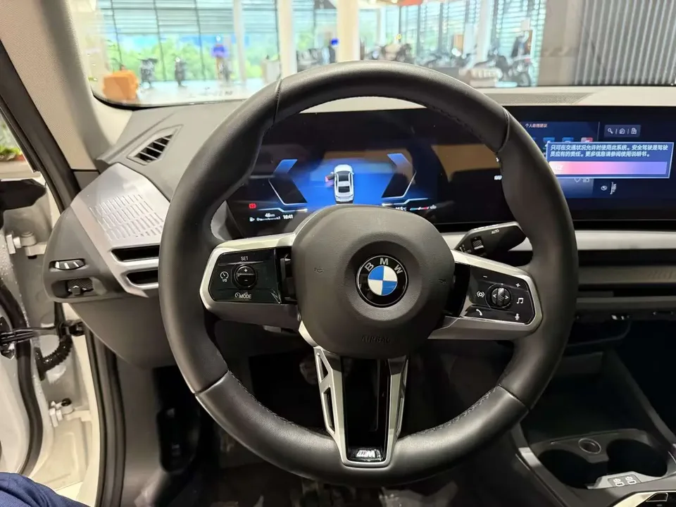 BMW 2 Series 225L M Sports Package 2025 — миниатюра 3