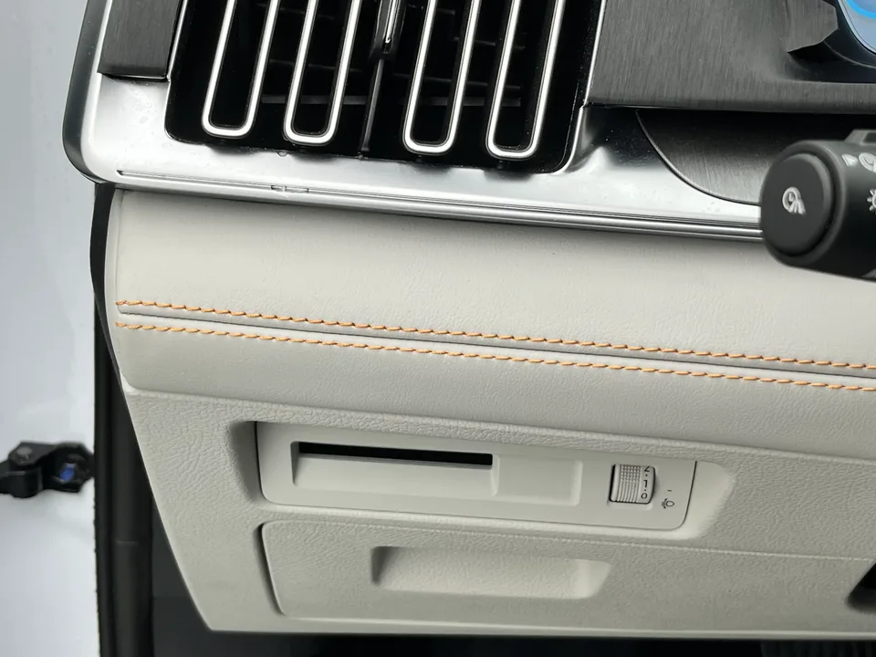 BYD Song PLUS DM DM-i Champion Edition 150KM Flagship PLUS 2023 — миниатюра 3