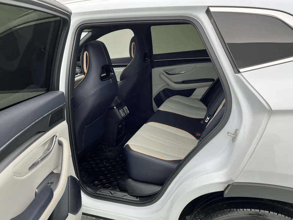 BYD Song PLUS DM DM-i Champion Edition 150KM Flagship PLUS 2023 — миниатюра 4