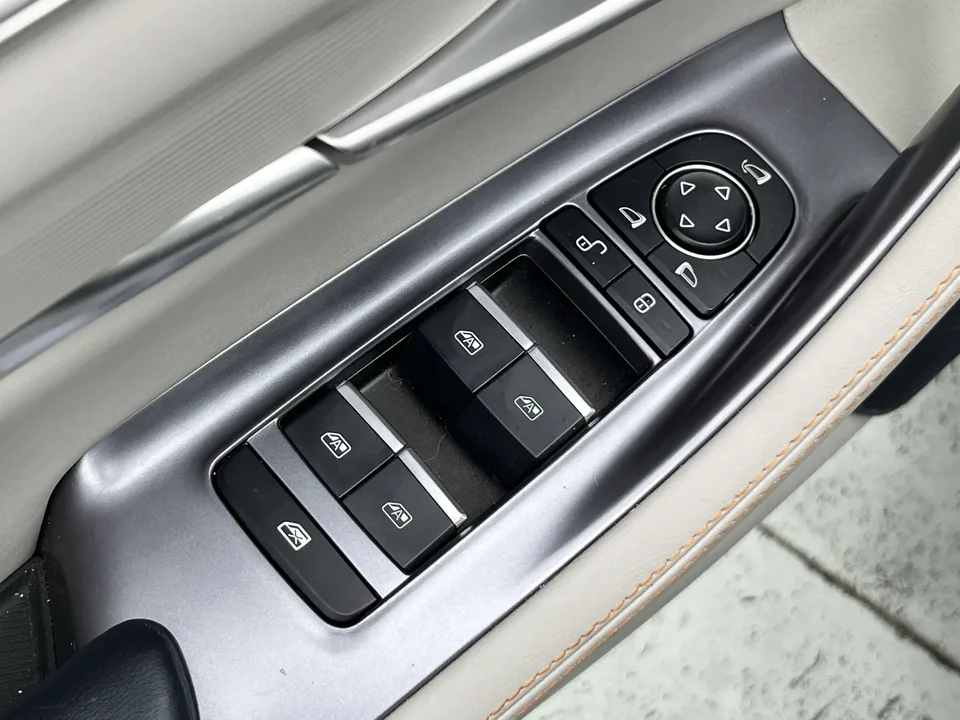 BYD Song PLUS DM DM-i Champion Edition 150KM Flagship PLUS 2023 — миниатюра 5