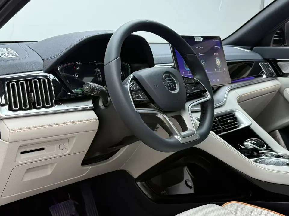 BYD Song PLUS DM DM-i 110KM 2WD Flagship PLUS 2023 — миниатюра 3