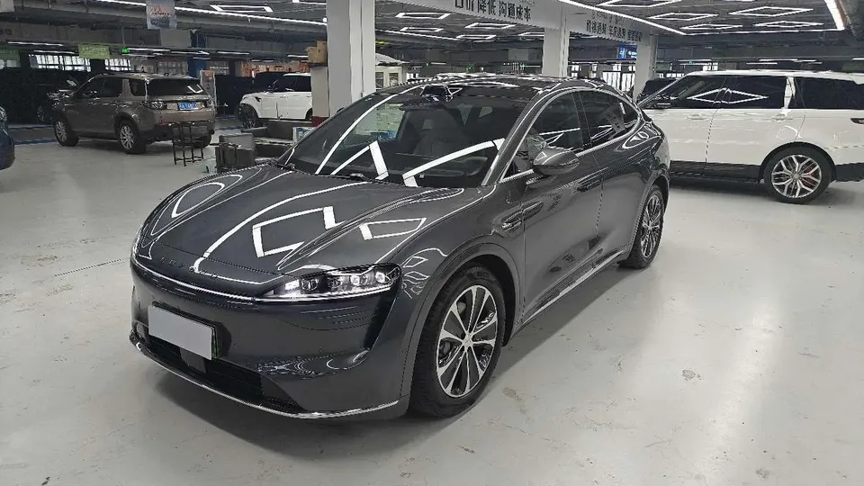 Luxeed Zhijie R7 2025