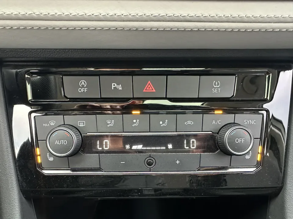 Jetta VS5 VS5 280TSI automatic high-gloss glory version 2022 — thumbnail 3