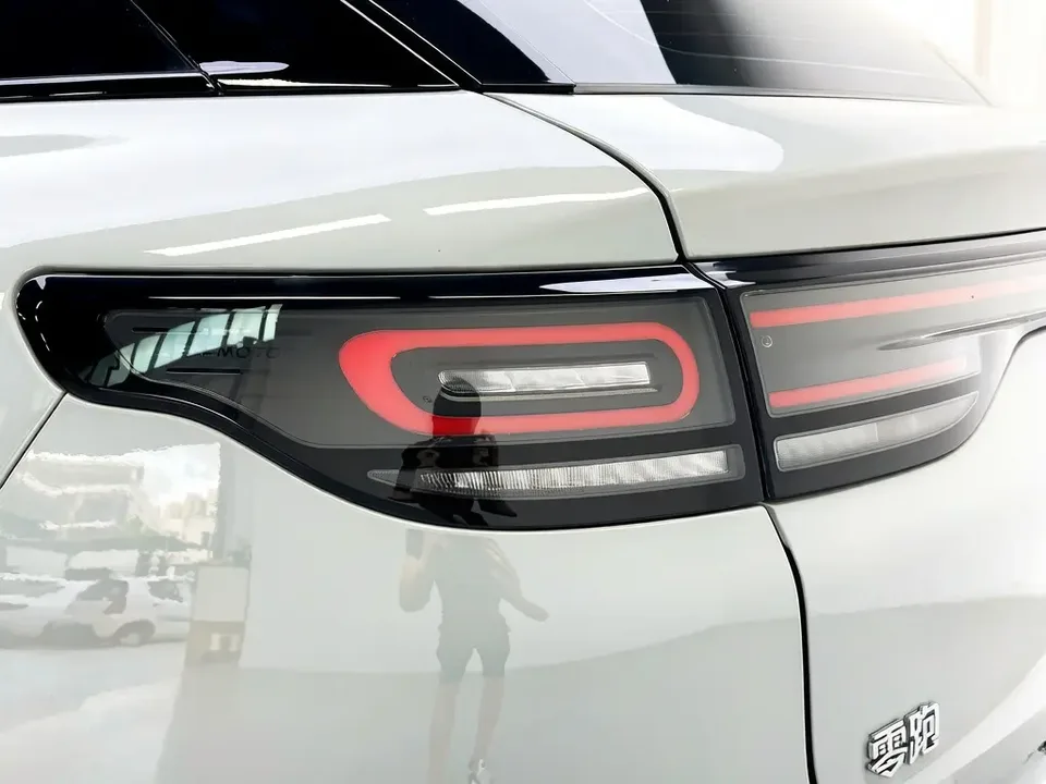 Leapmotor Zero running C11 Pure Electric 515 Smart Edition 2024 — миниатюра 4
