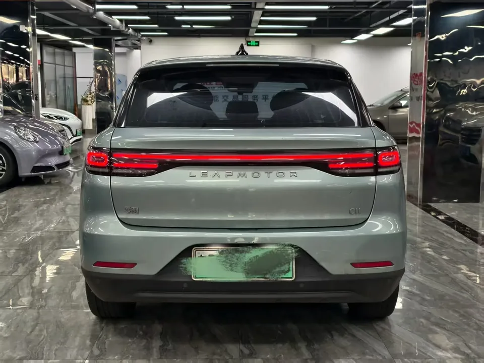 Leapmotor Zero running C11 Extended Range 285 Comfort Edition 2023 — миниатюра 4