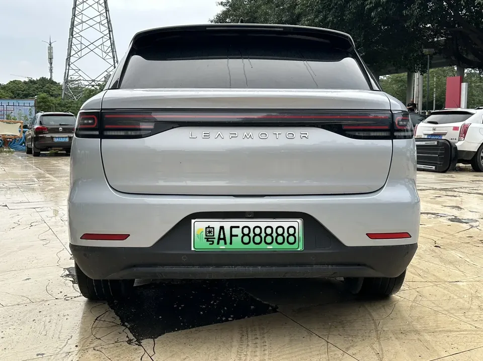 Leapmotor Zero running C11 Extended Range 285 Intelligent Edition 2023 — миниатюра 2